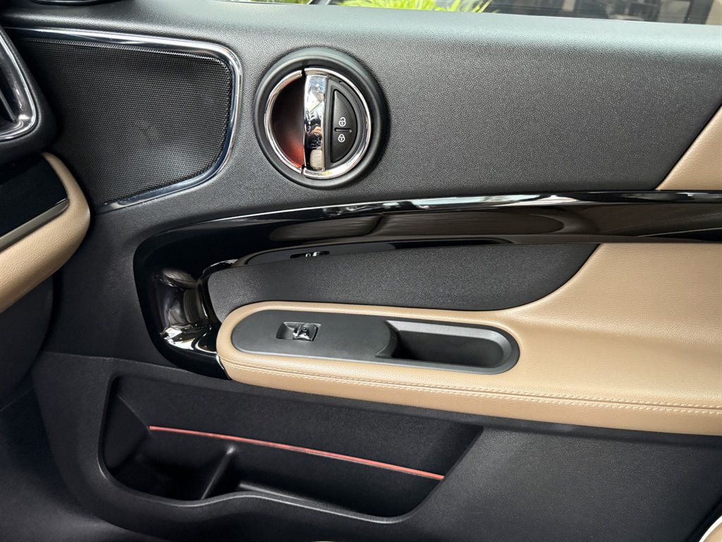 2018 MINI Countryman - $12,995