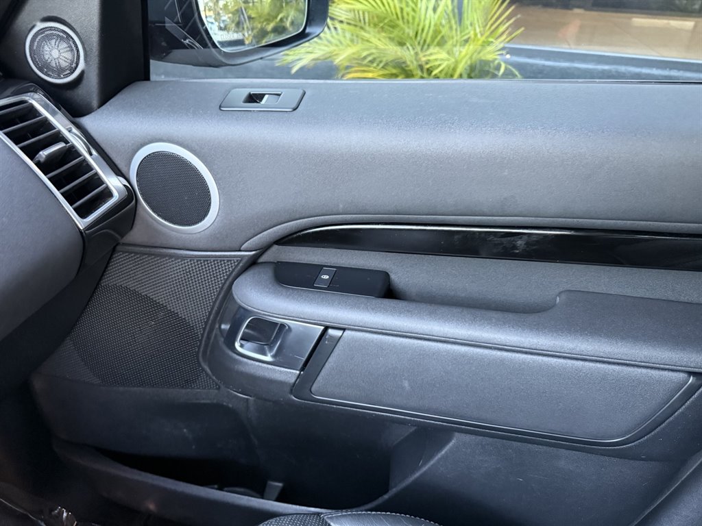 2020 Land Rover Discovery - $14,995
