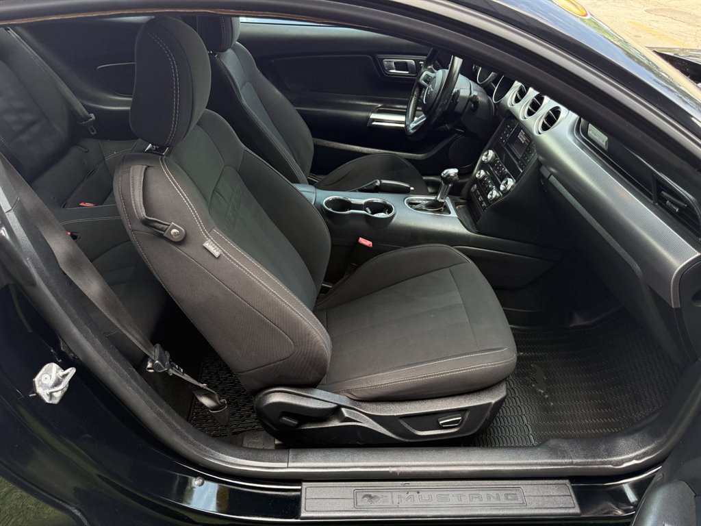 2019 Ford Mustang - $32,995