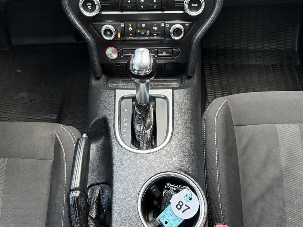 2019 Ford Mustang - $32,995