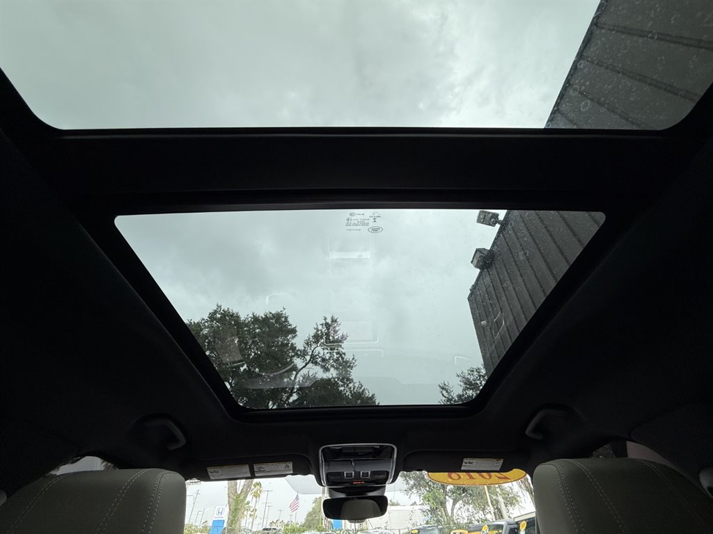 2018 Land Rover Range Rover Velar - $23,995