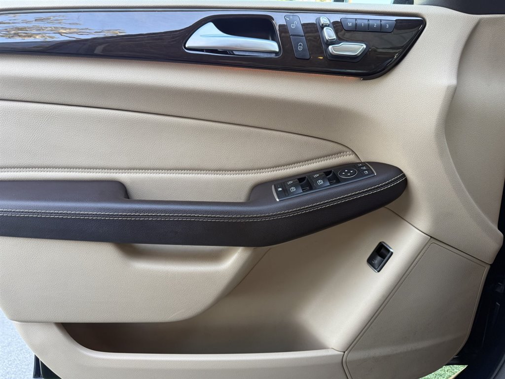 2017 Mercedes-Benz GLS - $23,995