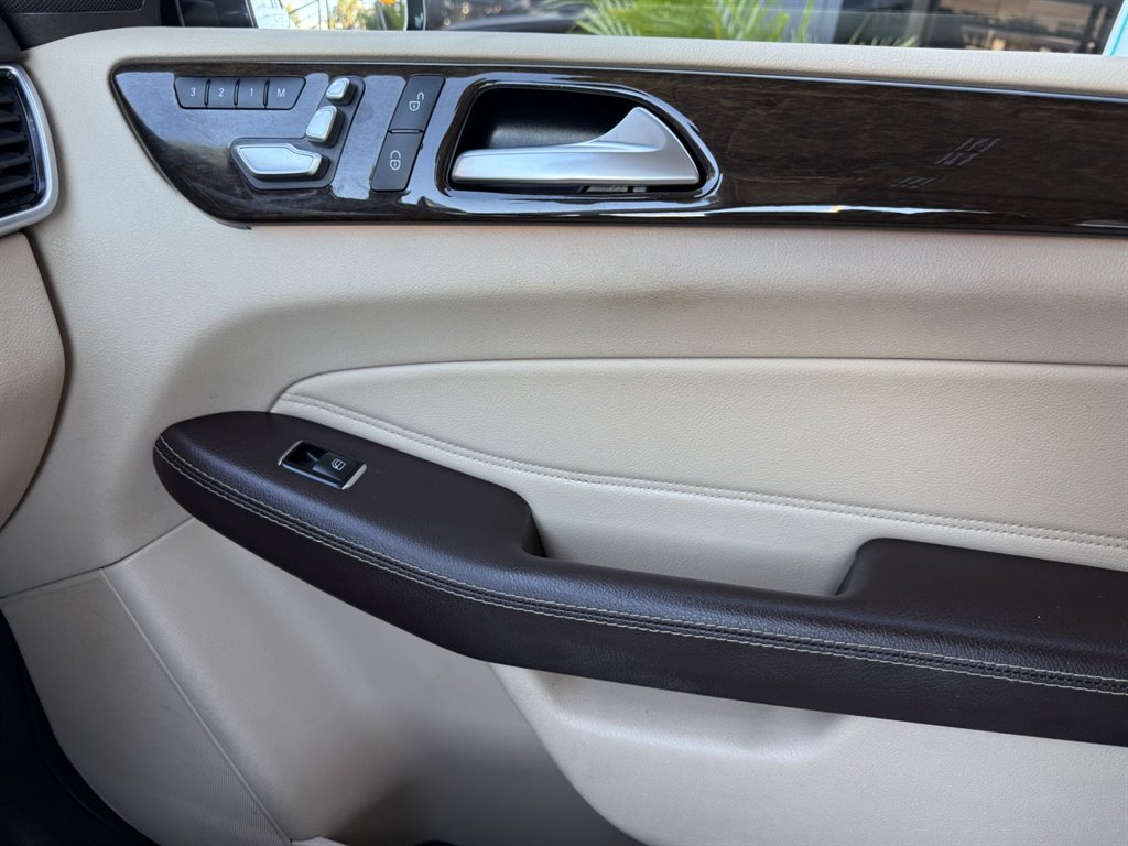 2017 Mercedes-Benz GLS - $23,995