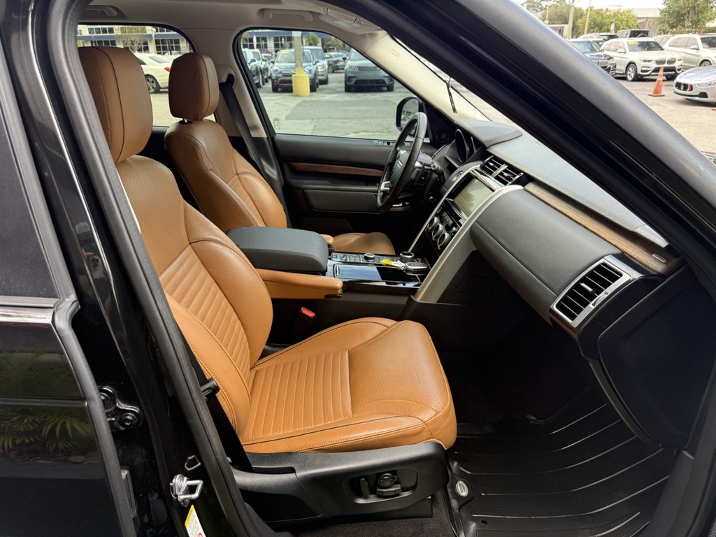 2017 Land Rover Discovery - $17,995