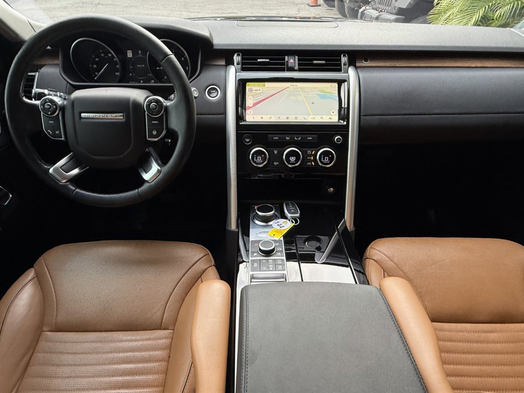 2017 Land Rover Discovery - $17,995