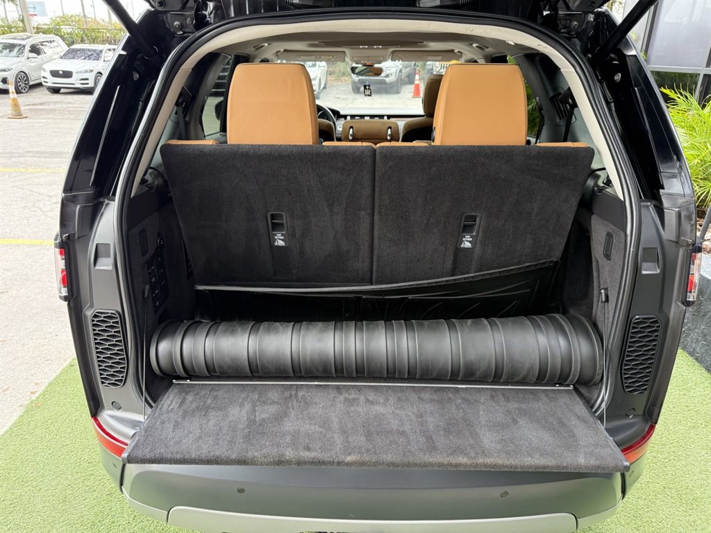 2017 Land Rover Discovery - $17,995