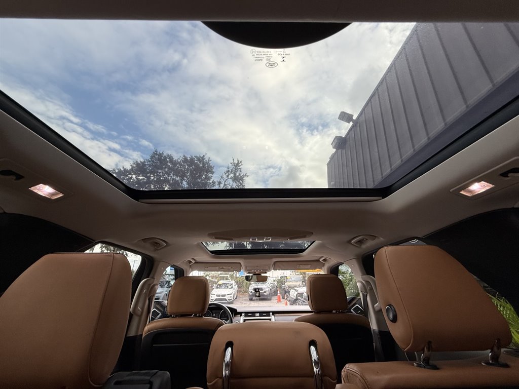 2017 Land Rover Discovery - $17,995