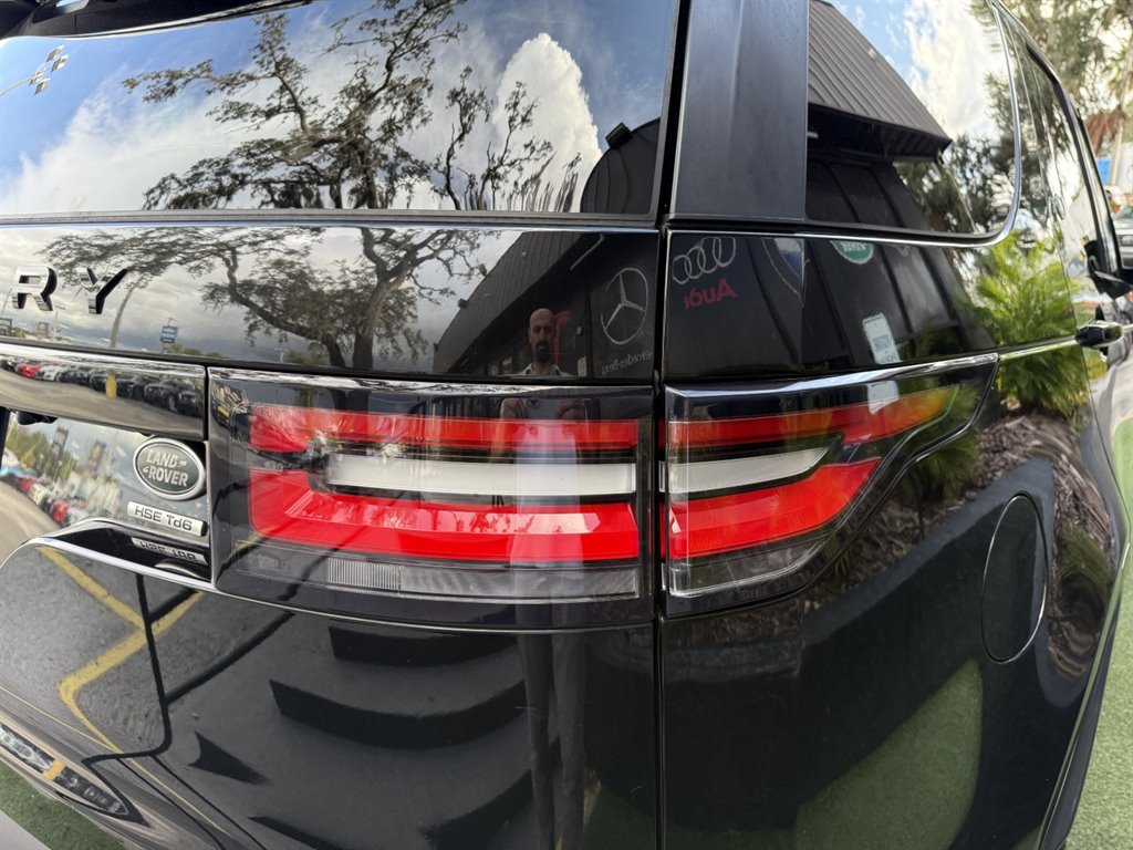 2017 Land Rover Discovery - $17,995