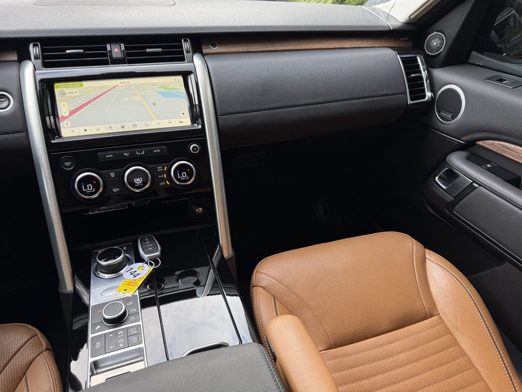 2017 Land Rover Discovery - $17,995