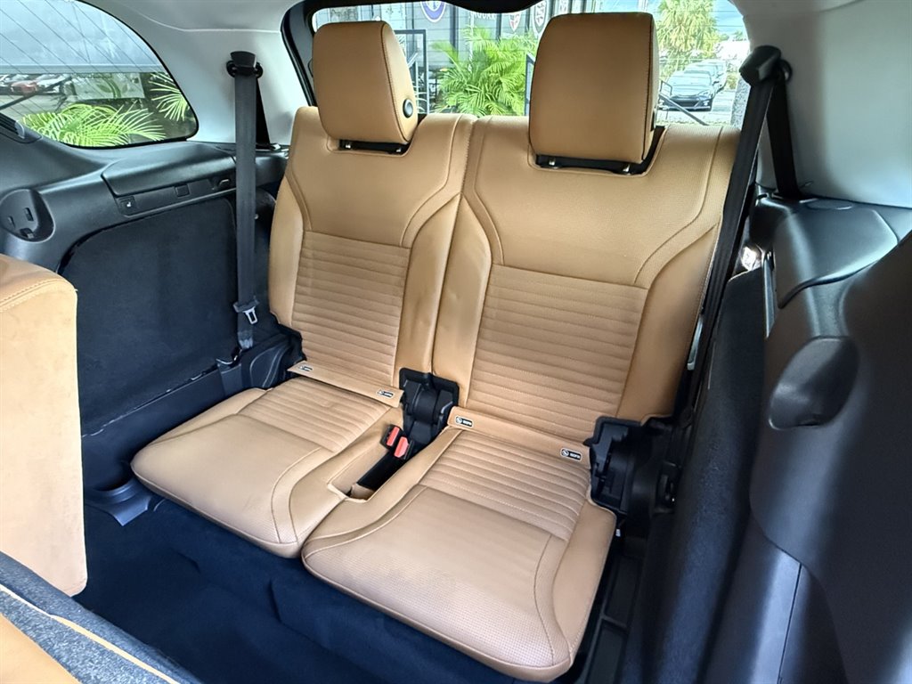 2017 Land Rover Discovery - $17,995