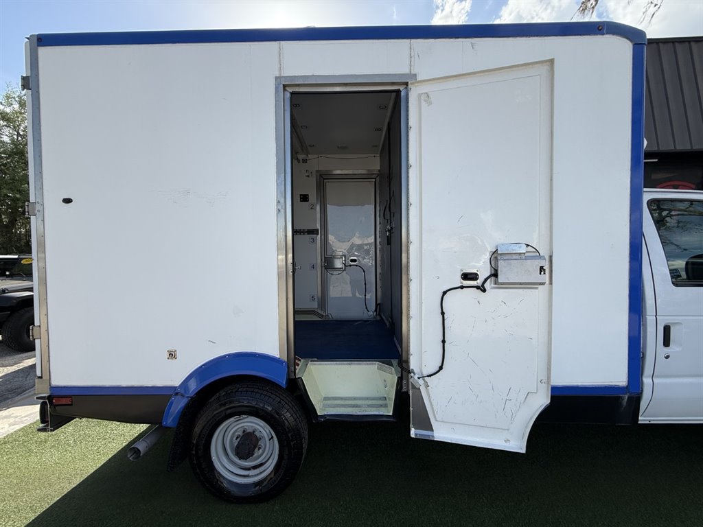 2023 Ford E-350 - $23,995
