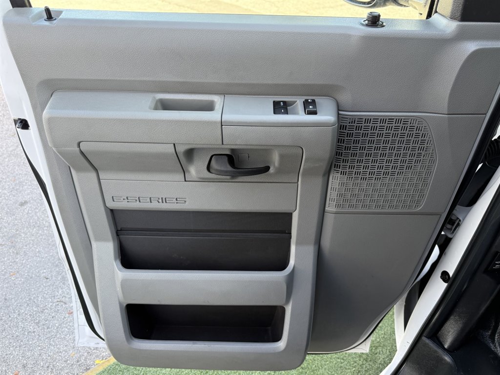 2023 Ford E-350 - $24,995