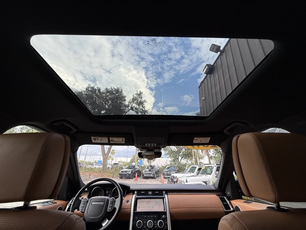 2017 Land Rover Discovery - $14,995