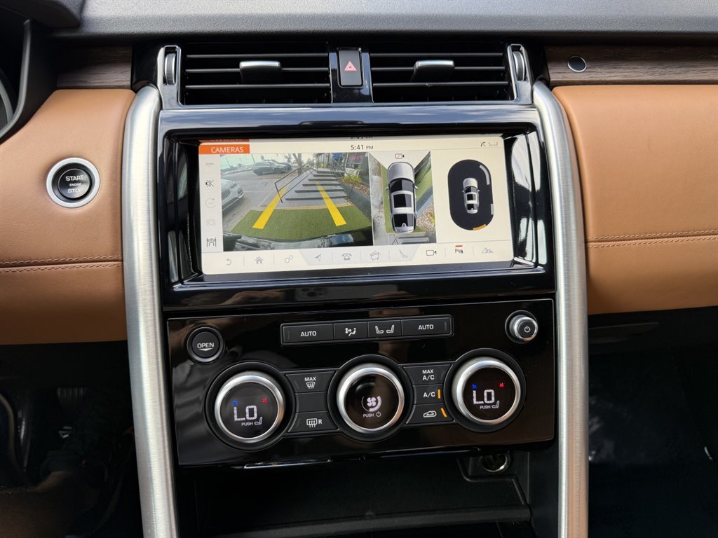 2017 Land Rover Discovery - $14,995
