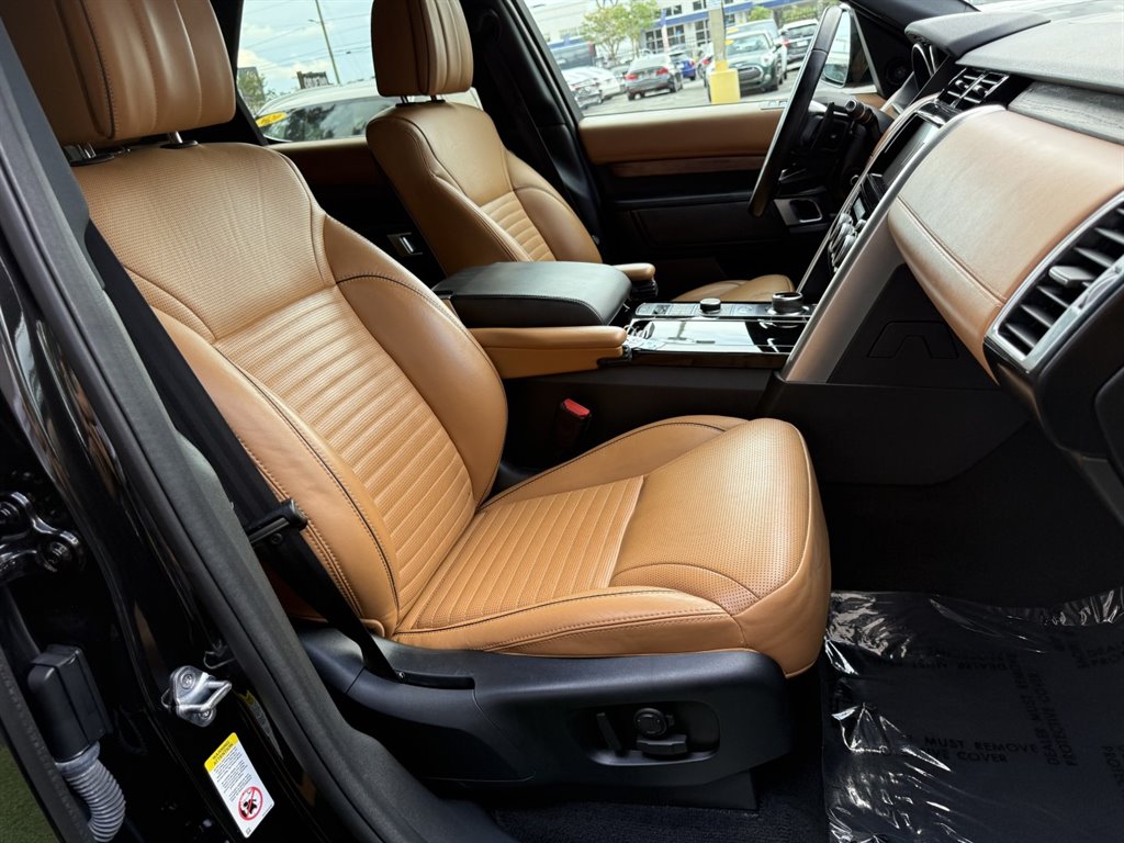 2017 Land Rover Discovery - $14,995