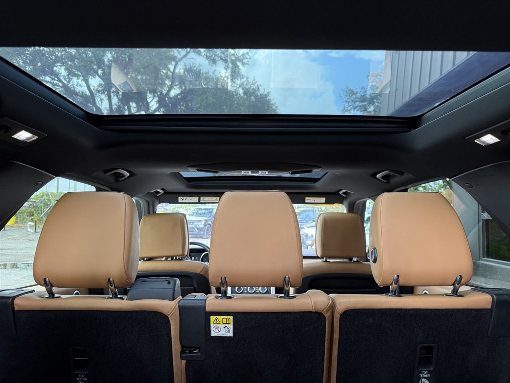 2017 Land Rover Discovery - $14,995