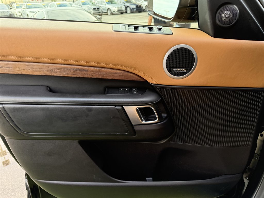 2017 Land Rover Discovery - $14,995