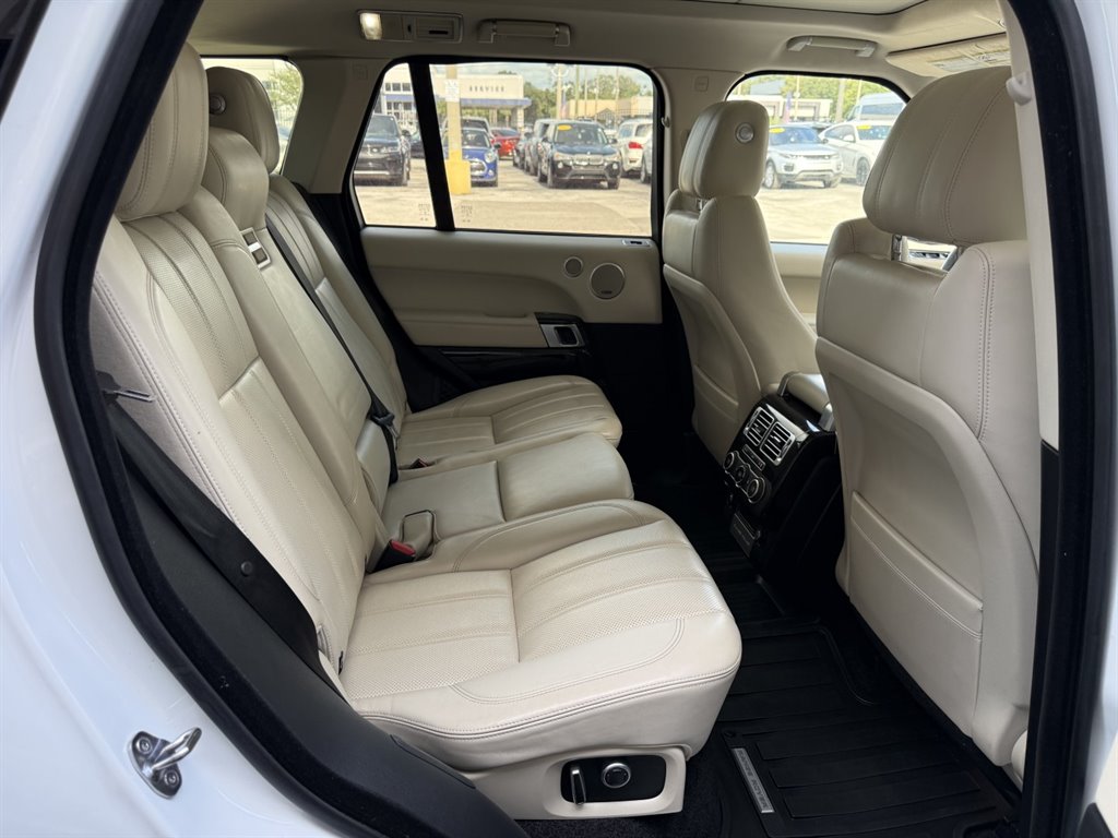 2017 Land Rover Range Rover - $20,995