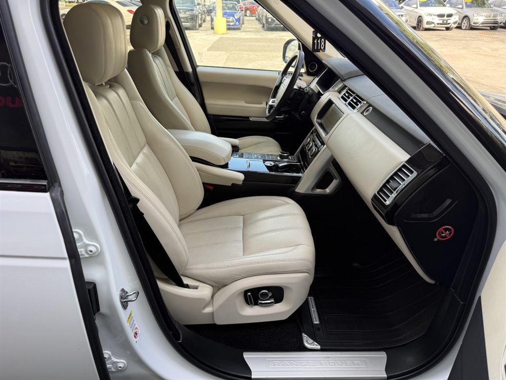 2017 Land Rover Range Rover - $20,995