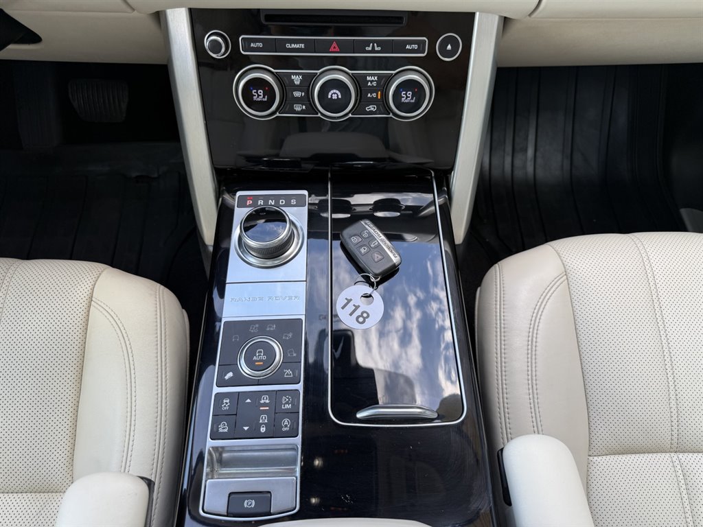 2017 Land Rover Range Rover - $20,995
