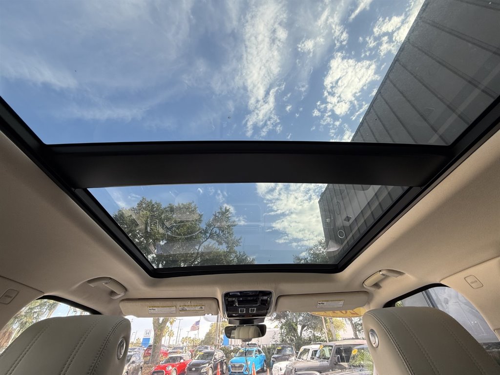 2017 Land Rover Range Rover - $20,995