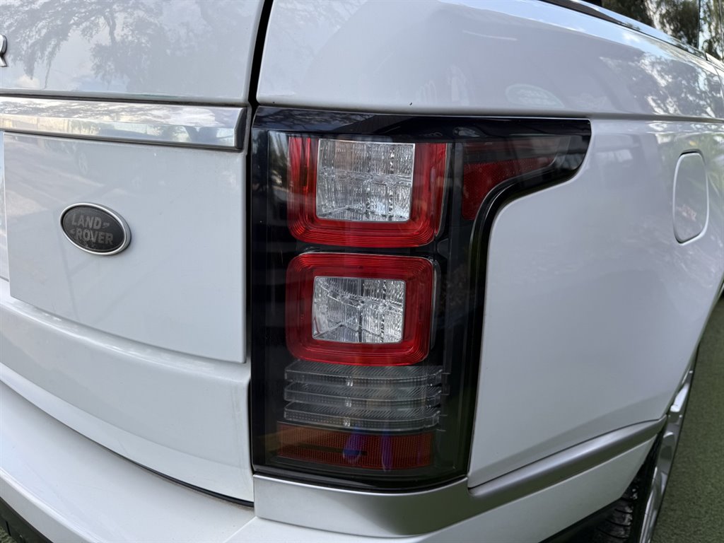 2017 Land Rover Range Rover - $20,995