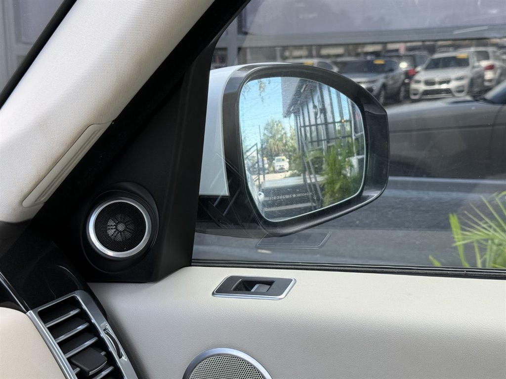 2017 Land Rover Range Rover - $20,995