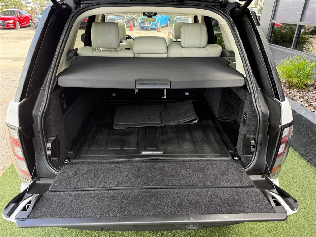 2017 Land Rover Range Rover - $20,995