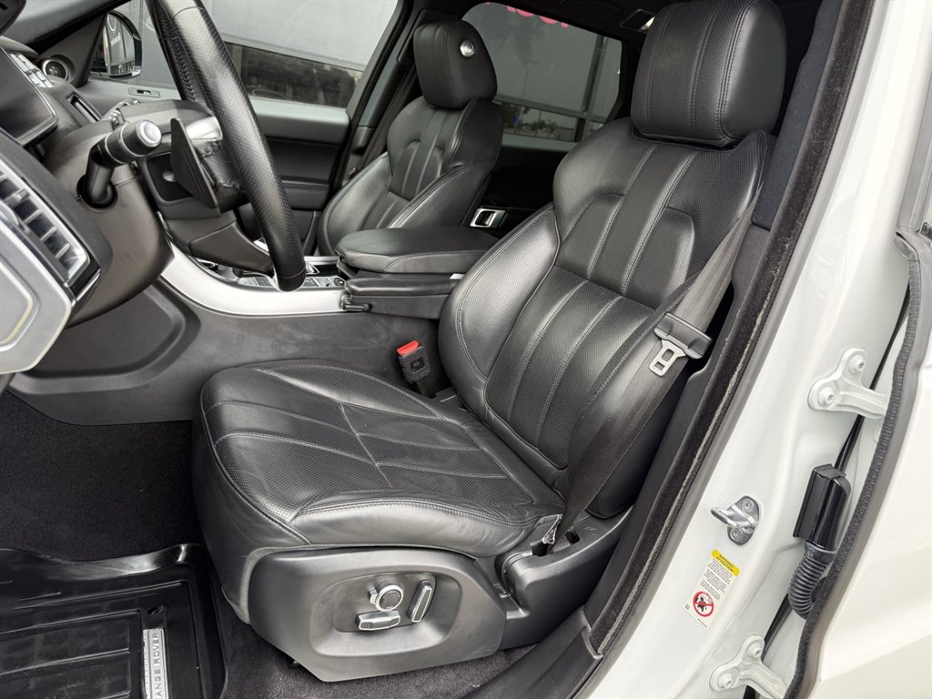 2016 Land Rover Range Rover Sport - $18,995