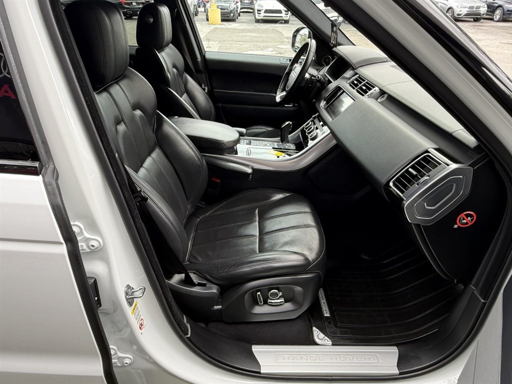 2016 Land Rover Range Rover Sport - $18,995