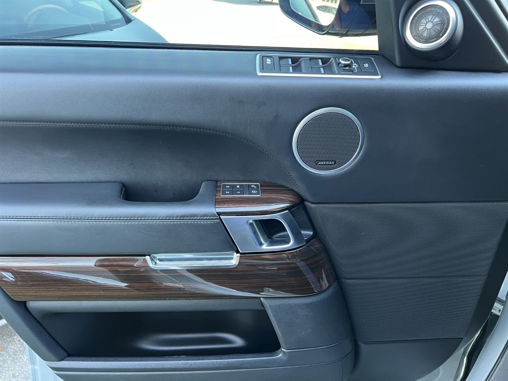 2015 Land Rover Range Rover - $16,995