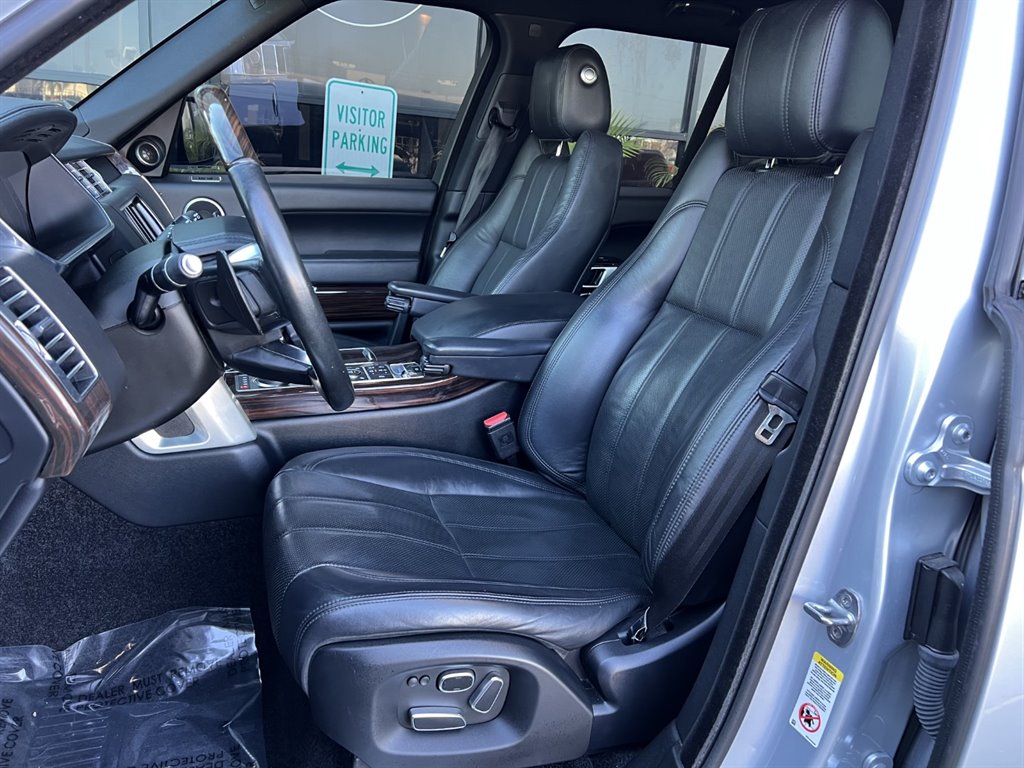 2015 Land Rover Range Rover - $16,995