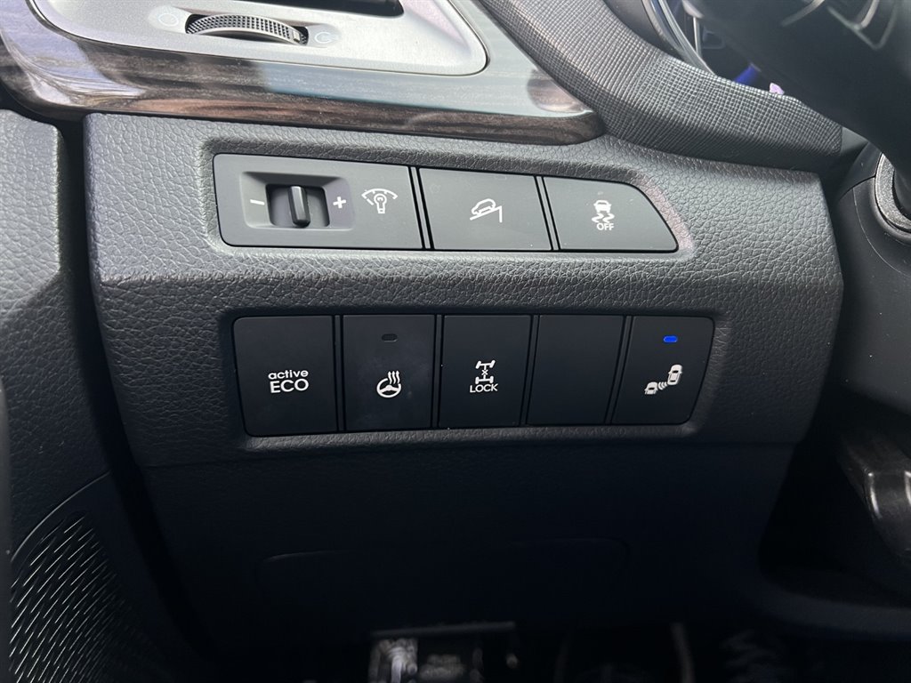 2015 Hyundai Santa Fe Sport - $13,995