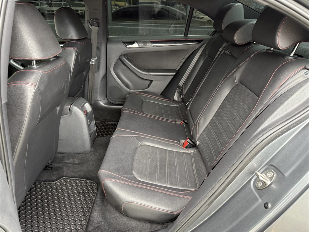 2018 Volkswagen Jetta - $14,995
