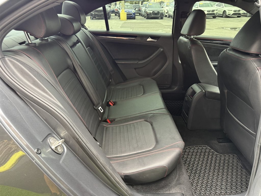 2018 Volkswagen Jetta - $14,995