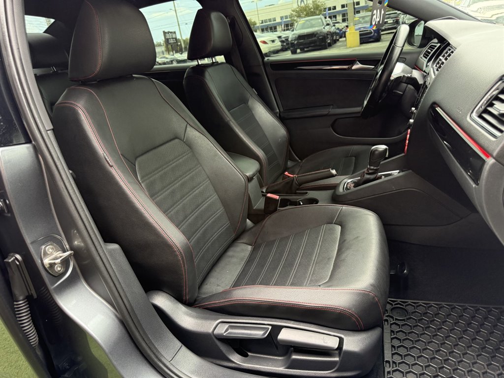 2018 Volkswagen Jetta - $14,995