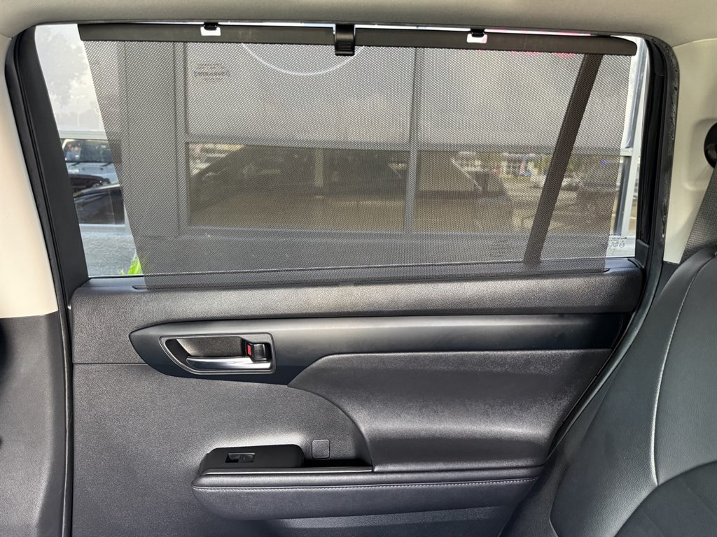2020 Toyota Highlander - $24,995