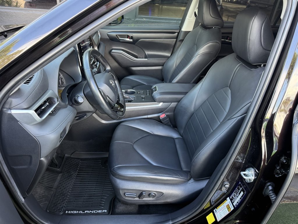 2020 Toyota Highlander - $24,995