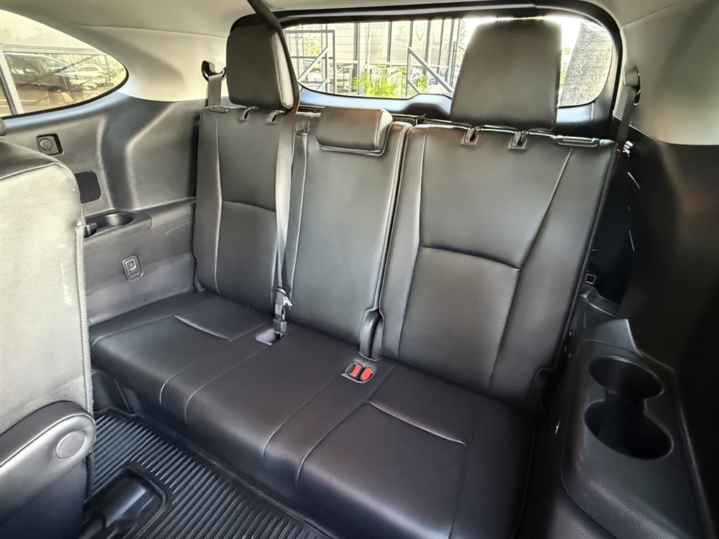 2020 Toyota Highlander - $24,995