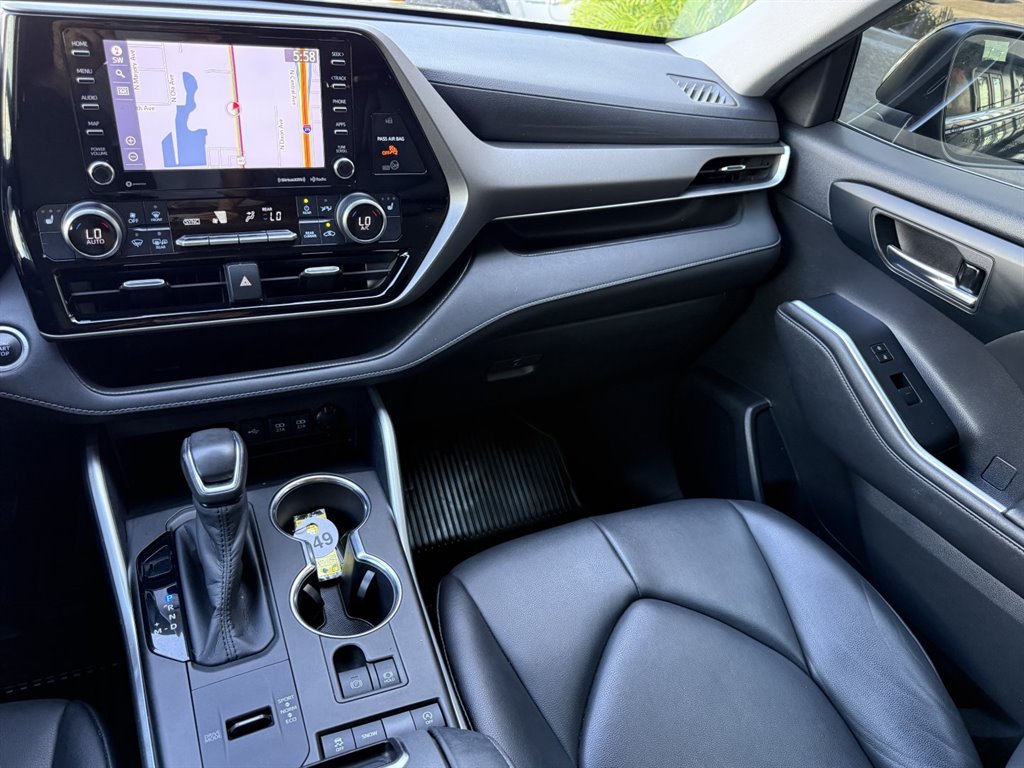2020 Toyota Highlander - $24,995