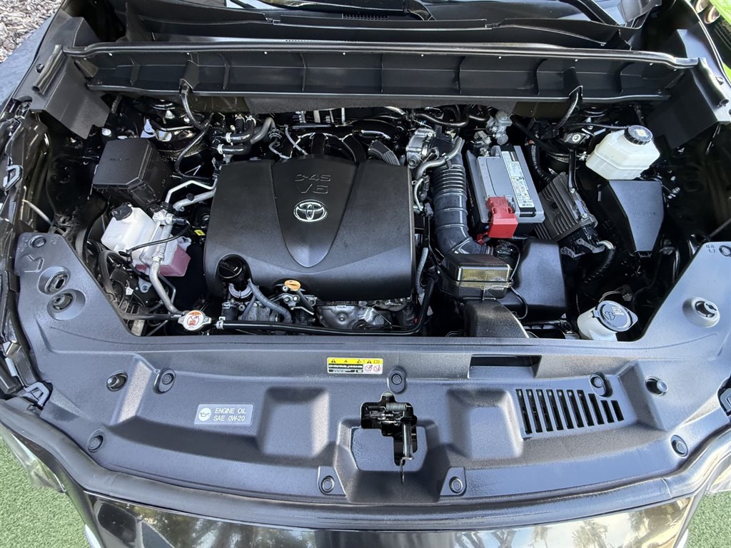 2020 Toyota Highlander - $24,995