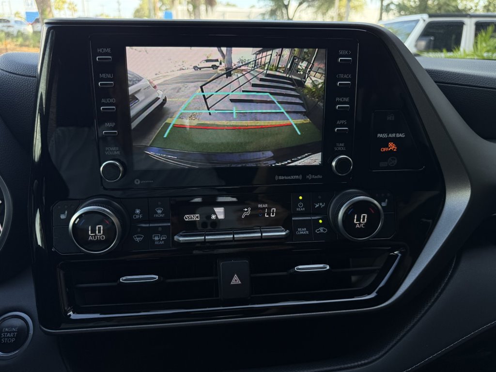 2020 Toyota Highlander - $24,995