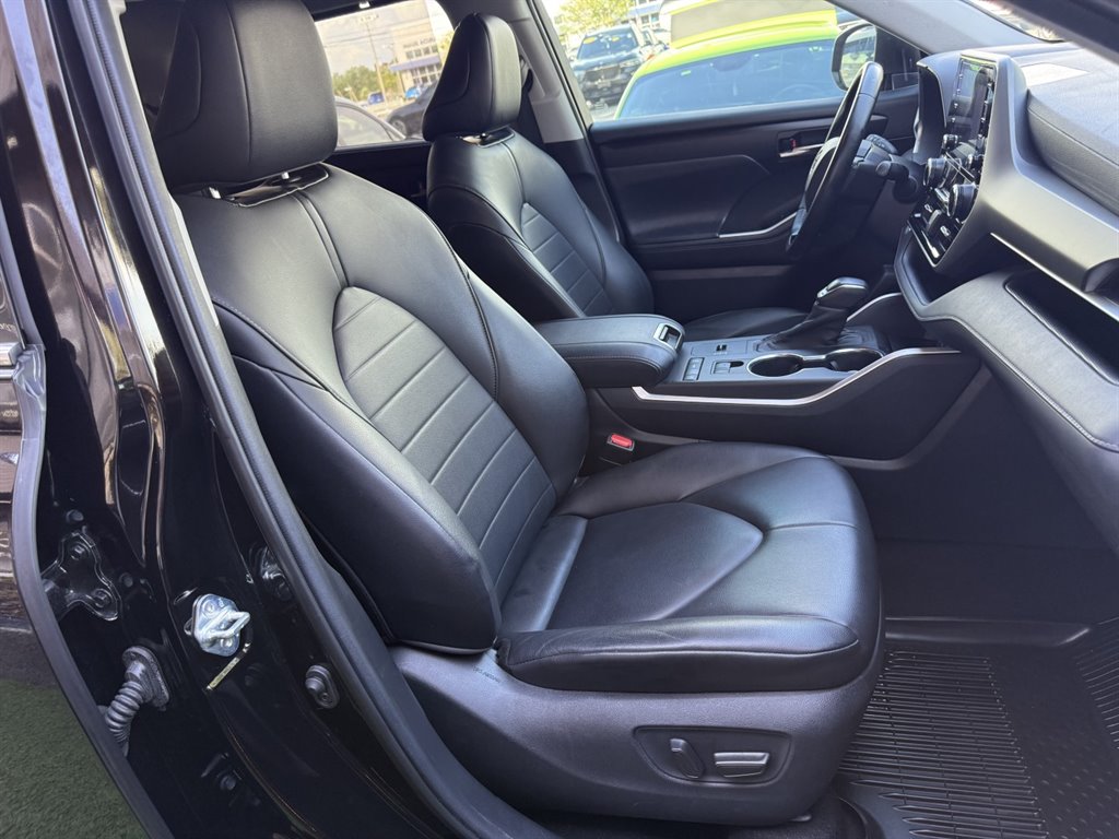2020 Toyota Highlander - $24,995
