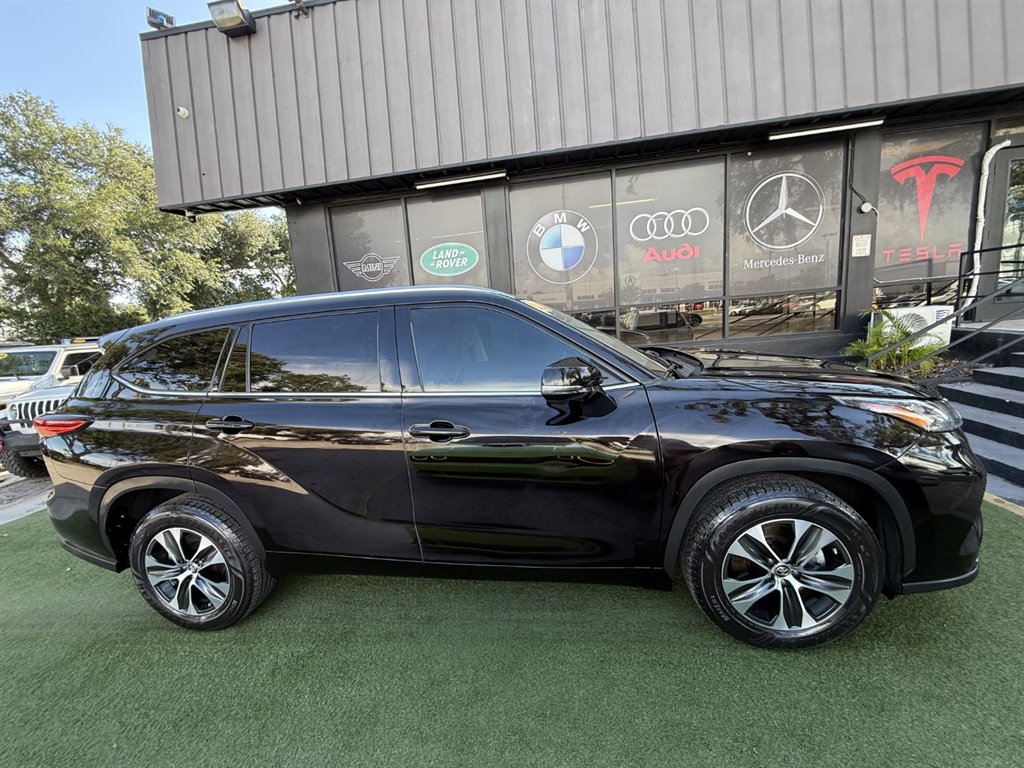 2020 Toyota Highlander - $24,995