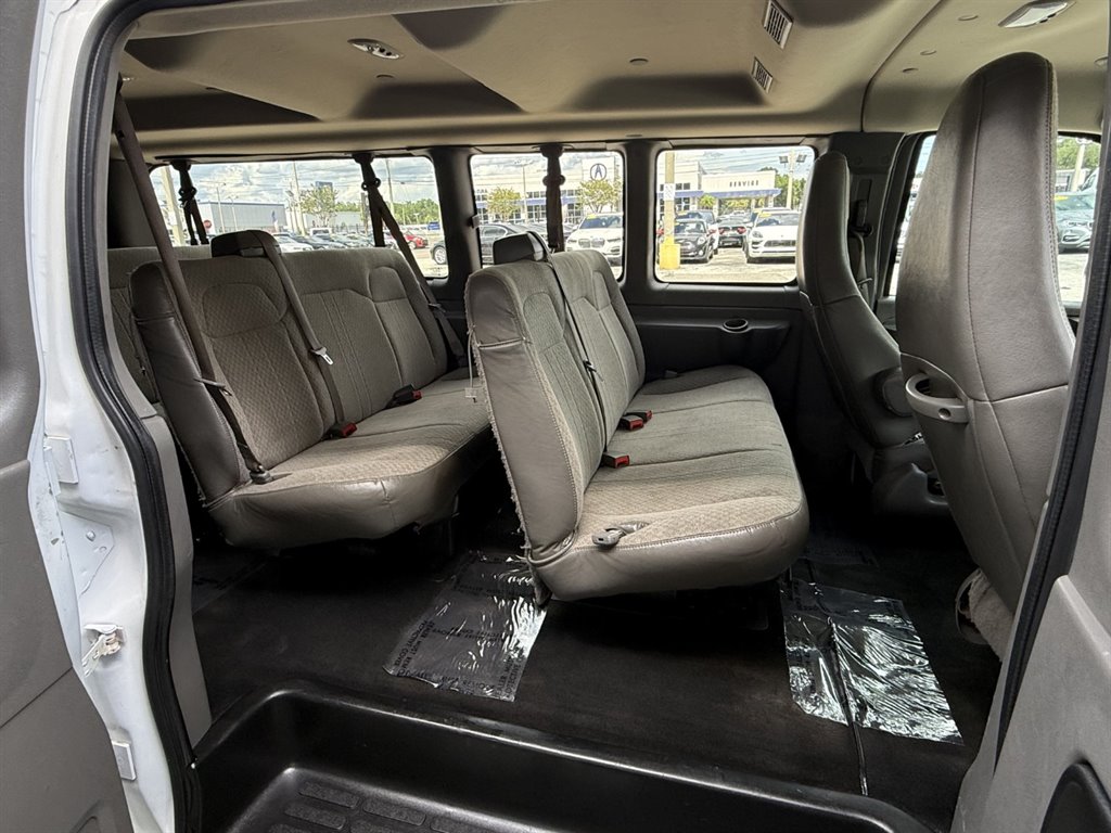 2017 Chevrolet G3500 LT Vans - $25,995