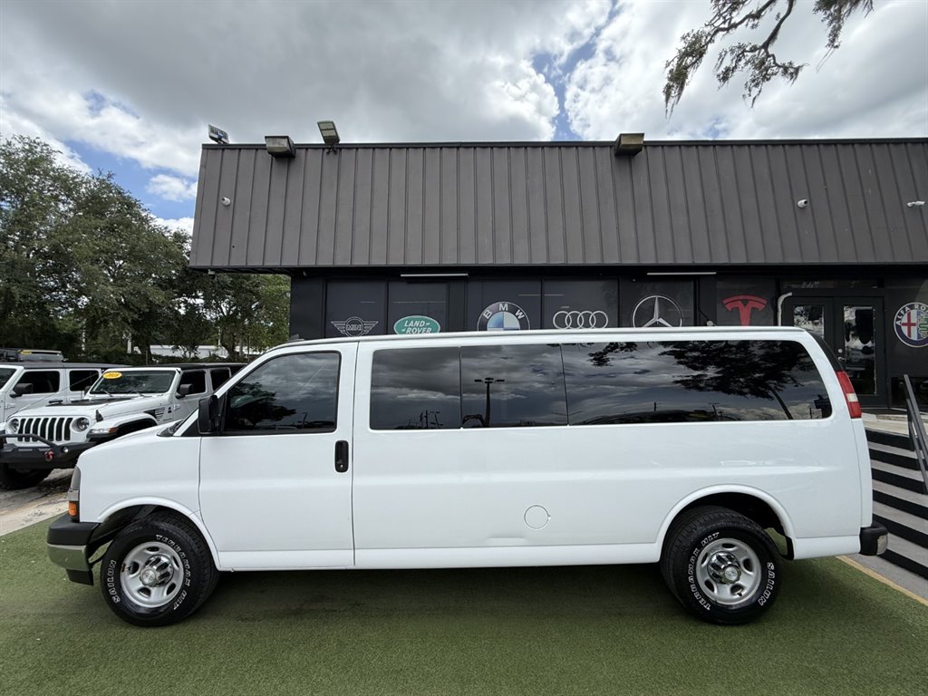 2017 Chevrolet G3500 LT Vans - $25,995