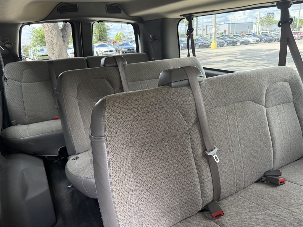 2017 Chevrolet G3500 LT Vans - $25,995