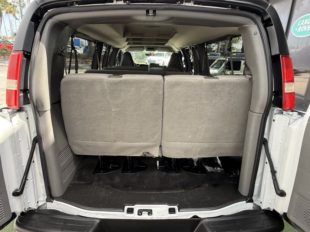 2017 Chevrolet G3500 LT Vans - $25,995
