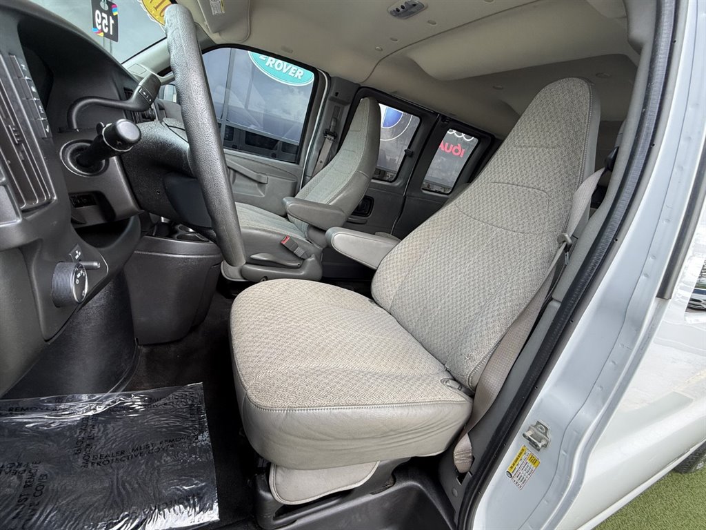 2017 Chevrolet G3500 LT Vans - $25,995