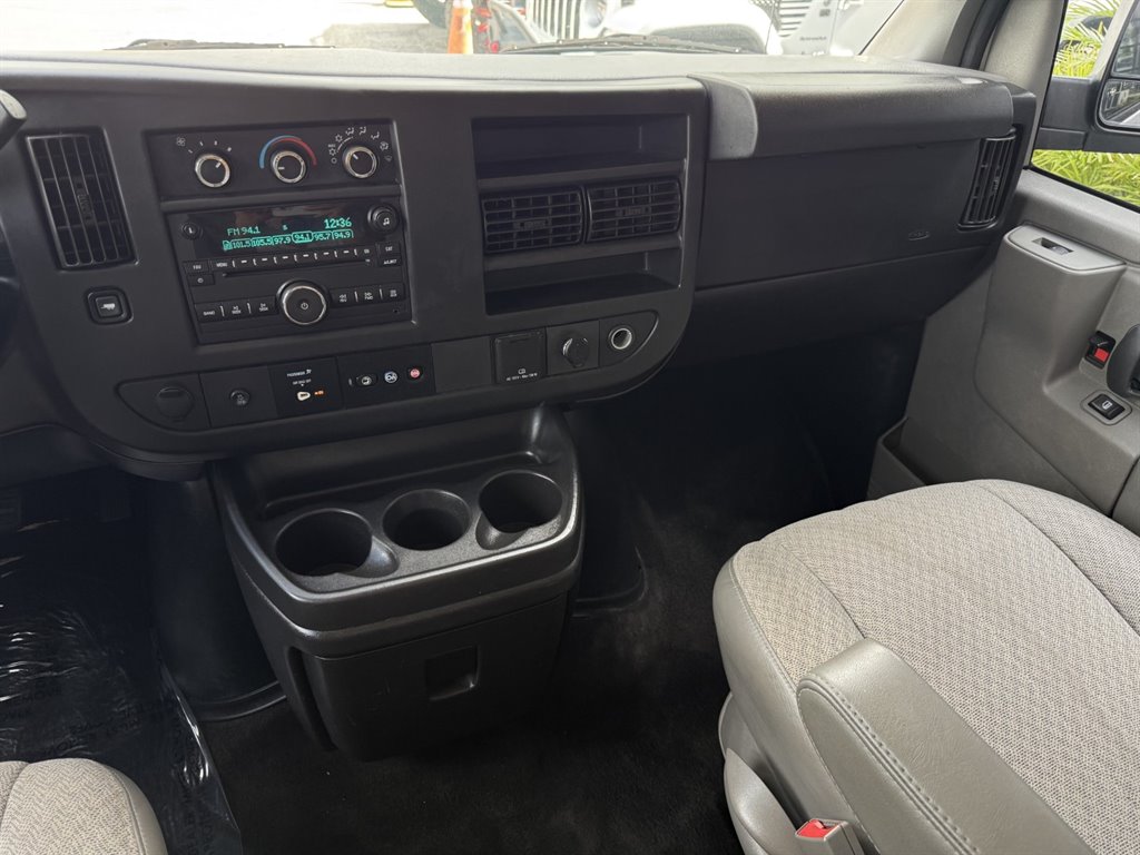 2017 Chevrolet G3500 LT Vans - $25,995